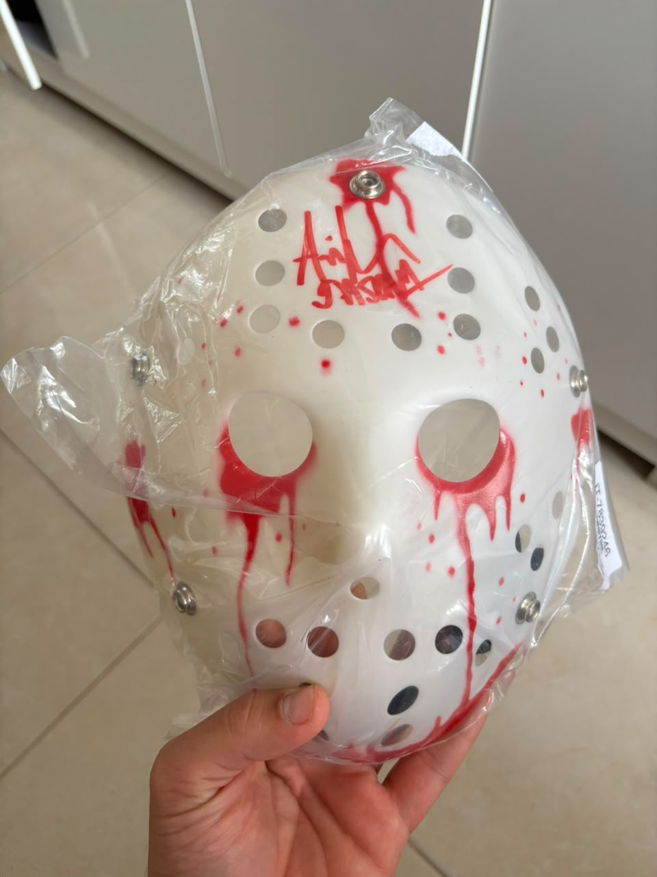 Máscara original Sexta-Feira 13 Jason autografada por Ari Lehman